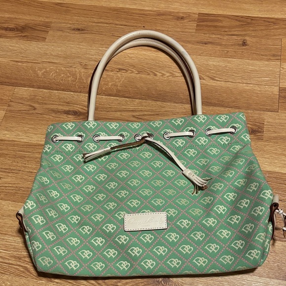 Large Dooney & Bourke Green Patterned Tote - Picture 1 of 10